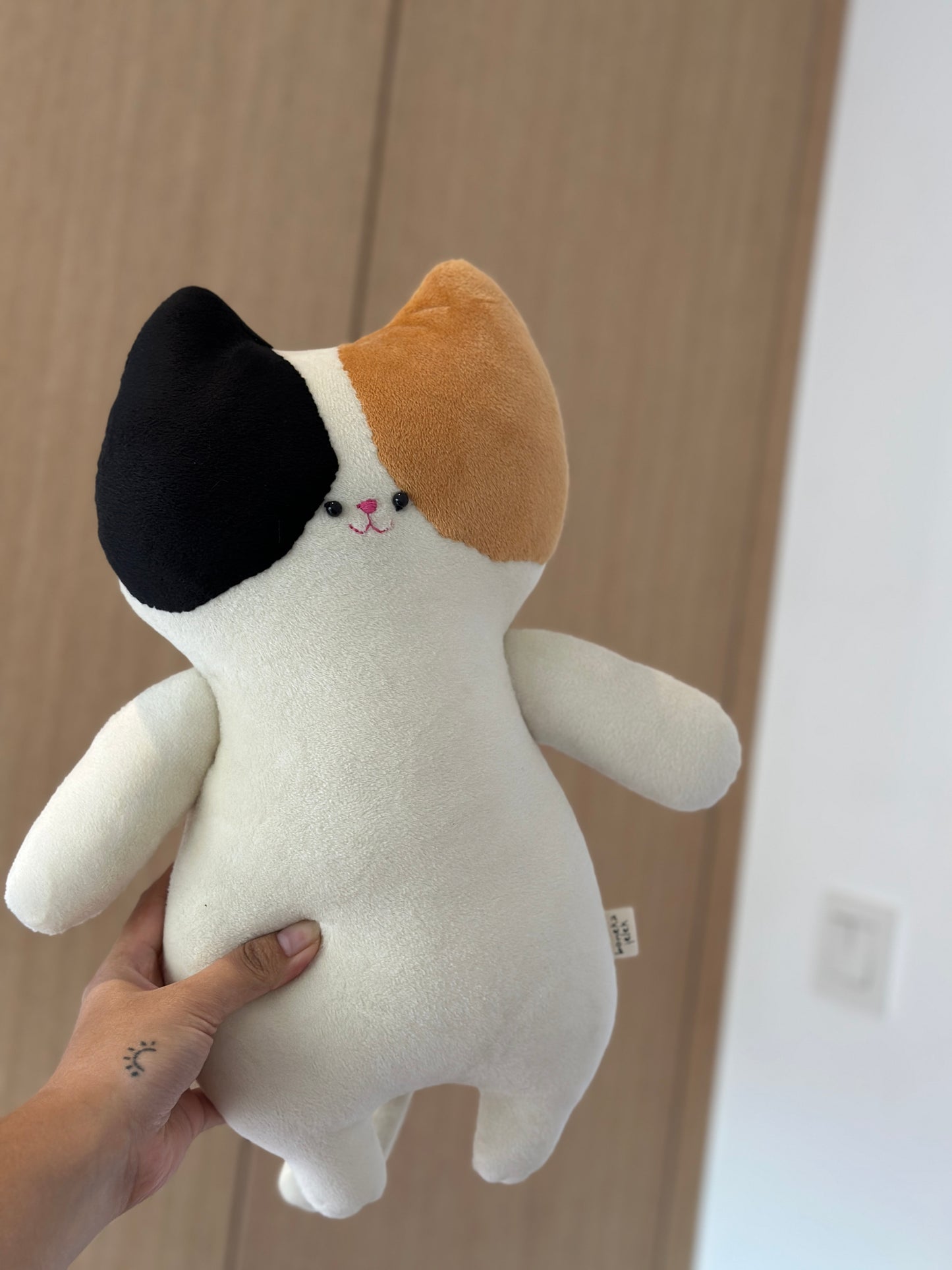 Mewmew Sparkles the Cat