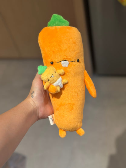 Papa Thomas and Little Ubi the Carrots