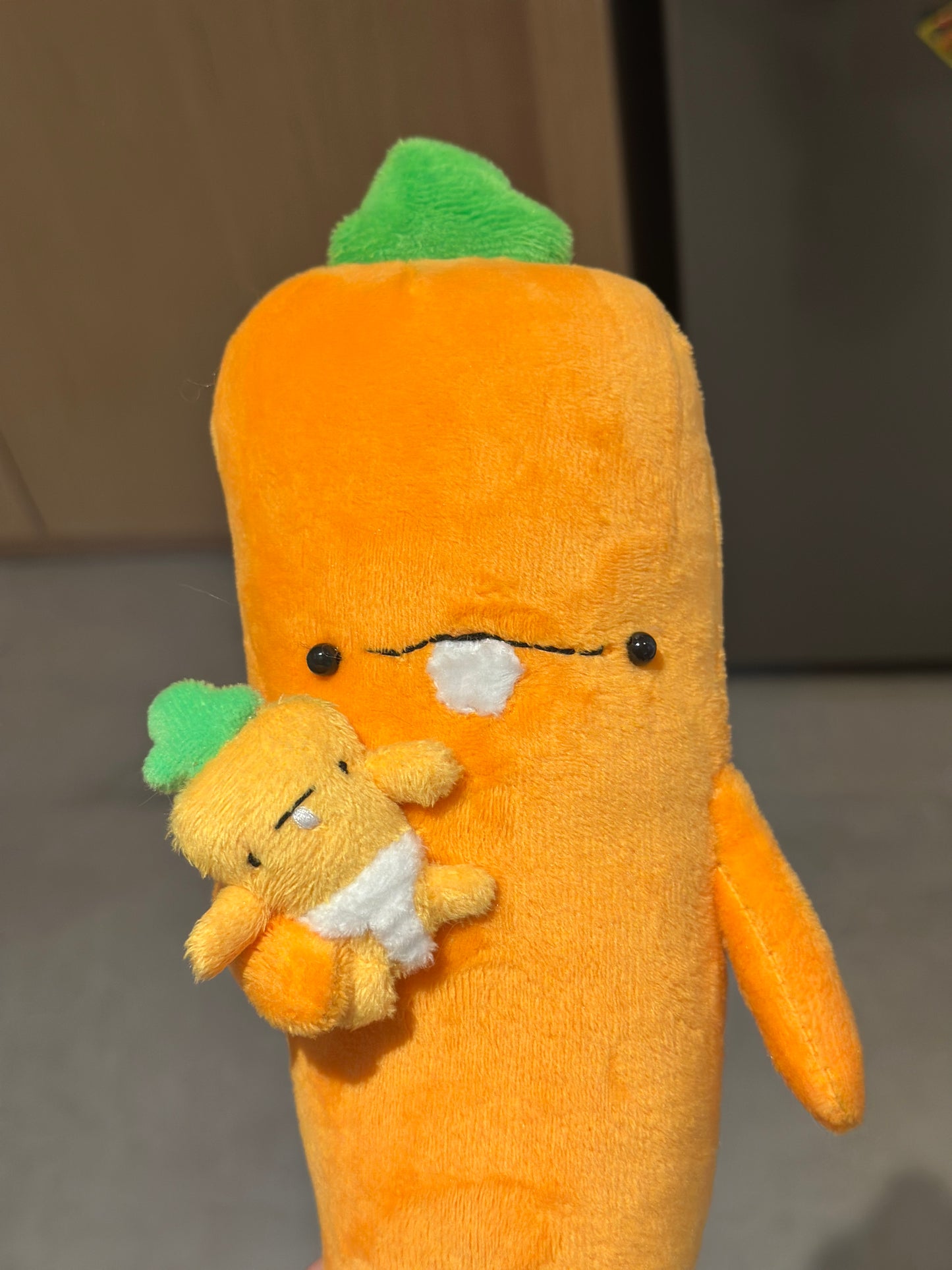 Papa Thomas and Little Ubi the Carrots