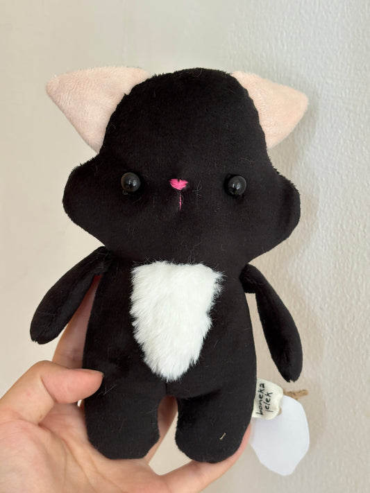 Kucing Dada Berbulu