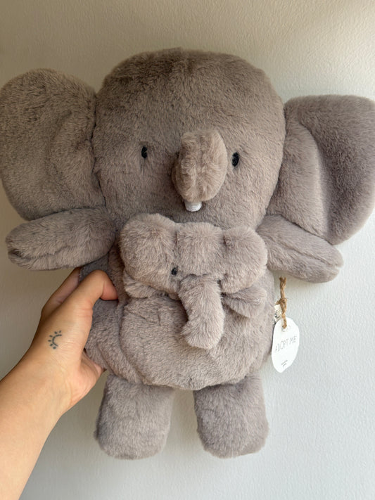 Mama & Bayi Gajah